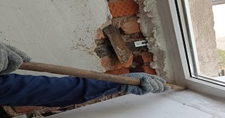 Демонтаж оконных откосов по выгодной цене от 528 руб. в Электростали - Сварной-Элк